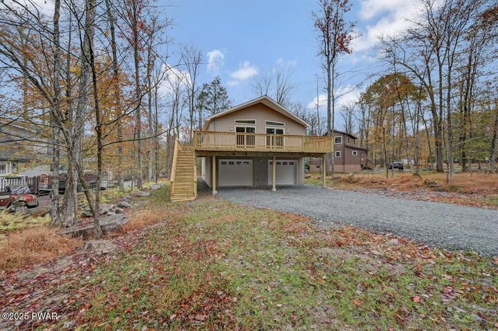 Property Photo:  1081 Lakeland Drive  PA 18436 