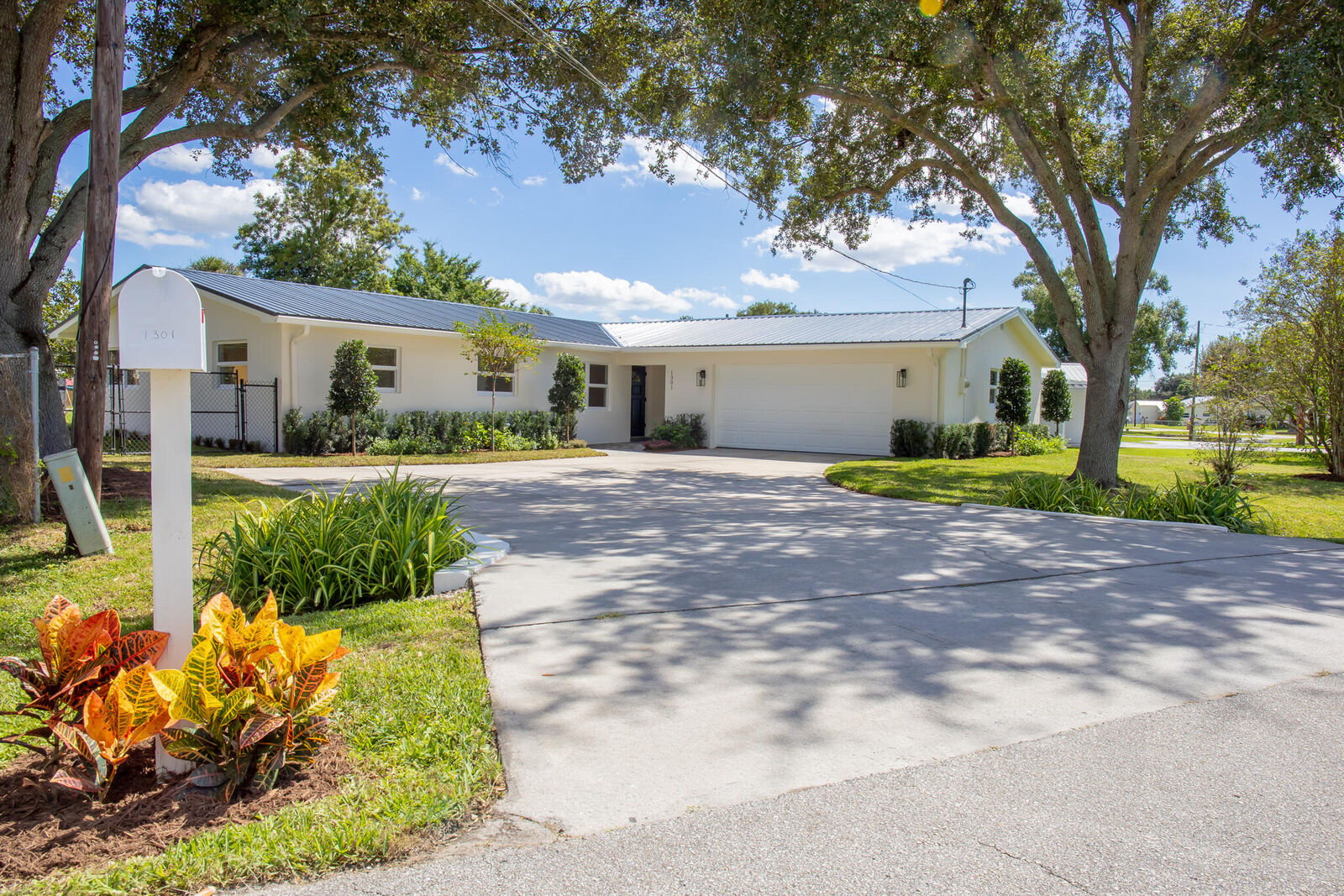 Property Photo: 1301 SE 8th Avenue FL 34974