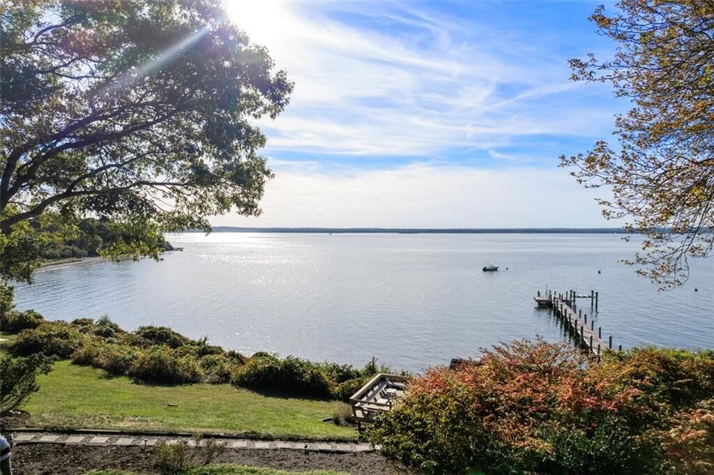 Property Photo: 1191 North Main Road RI 02835