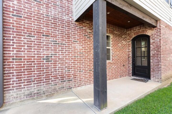 Property Photo:  1530 L'Acadie Drive 8  LA 70605 