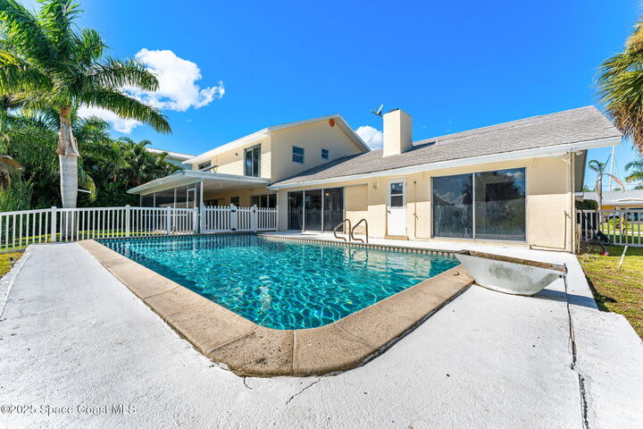 Property Photo:  695 Jackson Court  FL 32937 