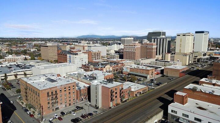 Property Photo: 1016 W Railroad Ave 202 WA 99201