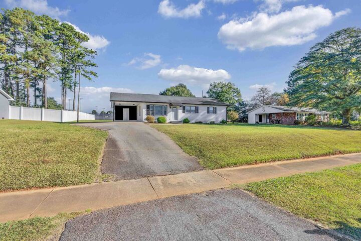 Property Photo: 271 Cherry Hill Road SC 29307