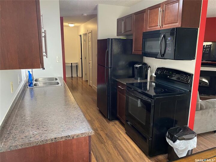 Property Photo: 274 Pinehouse Drive 19 SK S7K 4W9