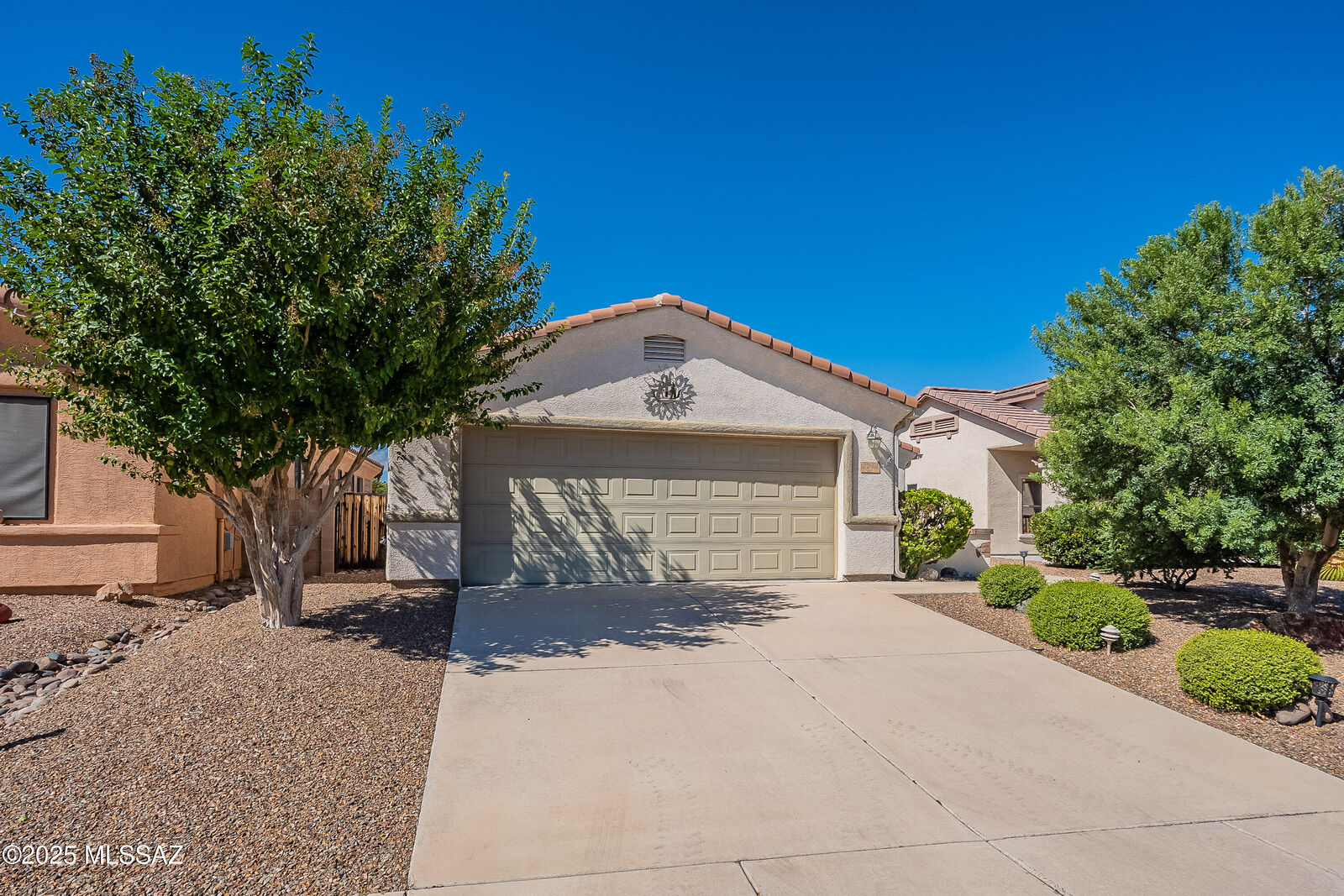 Property Photo: 2243 N Avenida Del Petalo AZ 85614