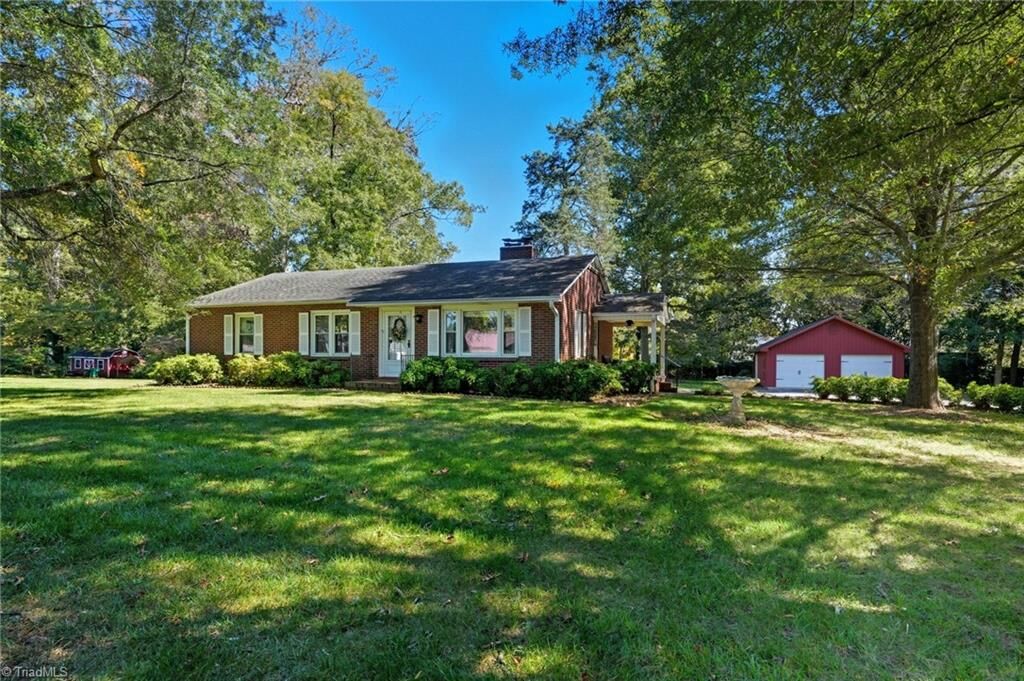 Property Photo: 3137 Middlebrook Drive NC 27012