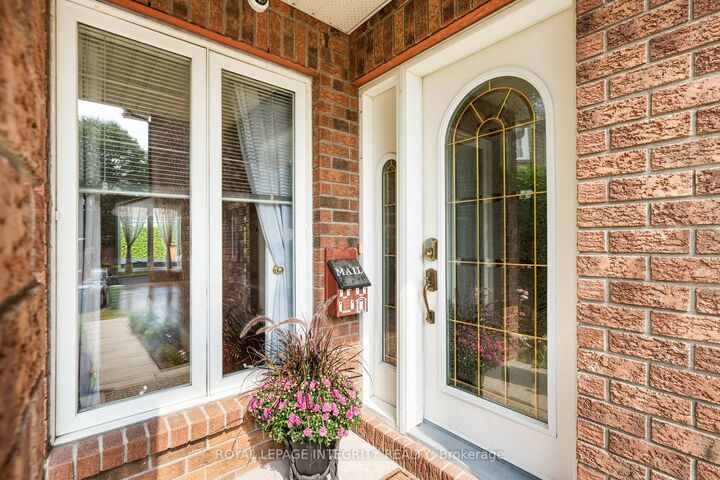 Property Photo:  1659 Toulouse Crescent  ON K1C 6K5 