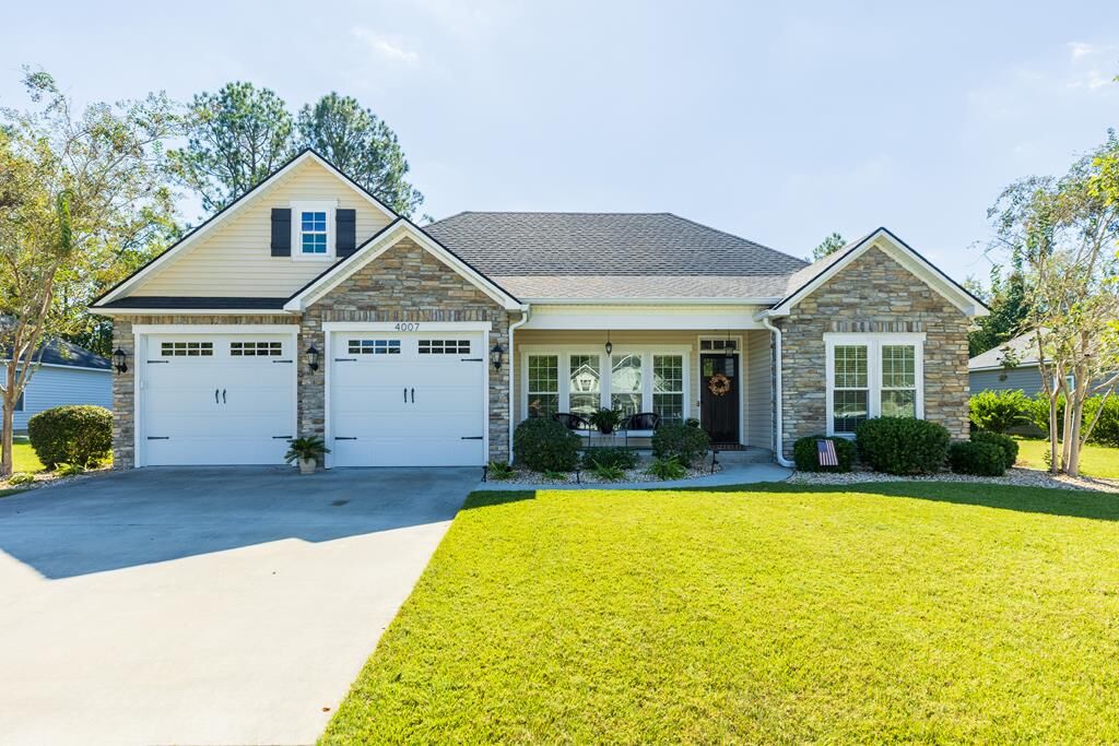 Property Photo: 4007 Hawthorne Drive GA 31605