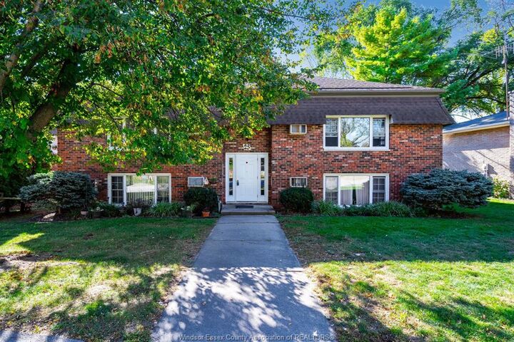 25 Hillview Crescent 204  Kingsville ON N9Y 1J5 photo