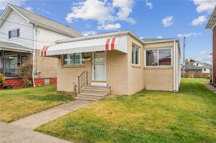 Property Photo: 1202 Dallas Ave PA 15065