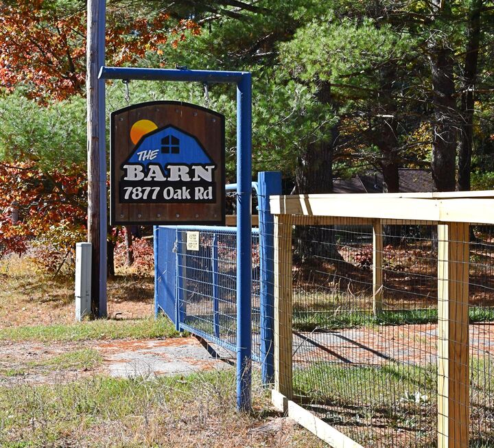 Property Photo:  7877 Oak Rd  MI 48656 