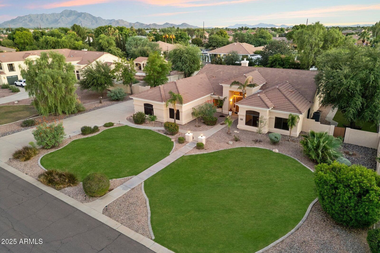 Property Photo: 2733 E Scorpio Place AZ 85249