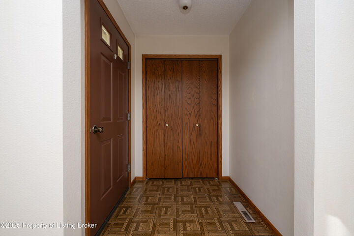 Property Photo:  20 E 10th Street  ND 58647