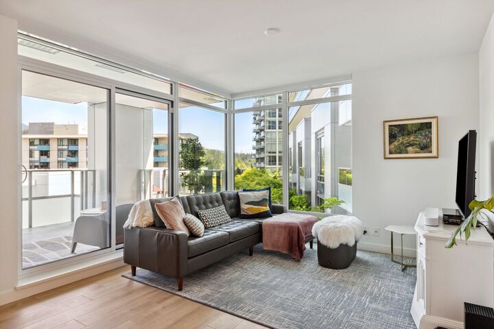 1500 Fern Street 404  North Vancouver BC V7J 0E6 photo