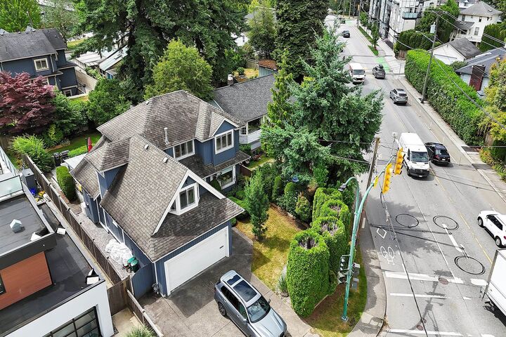 Property Photo:  633 Fir Street  BC V7M 1W3 