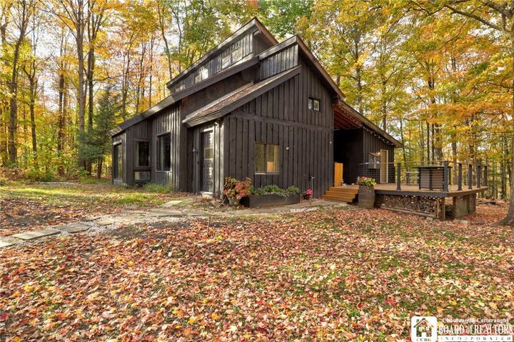 Property Photo:  3381 Kickbush Gulf  NY 14057 