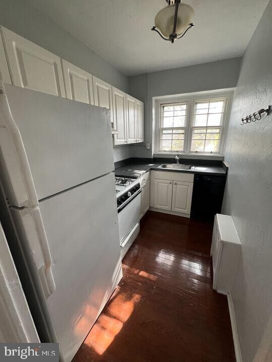 Property Photo: 735 Melon Place PA 19123