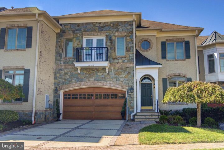 18383 Eagle Point Square  Leesburg VA 20176 photo