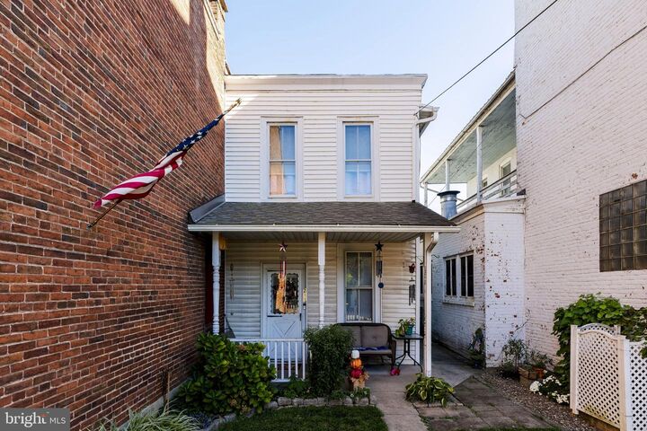 Property Photo:  211 Main Street  PA 17517 