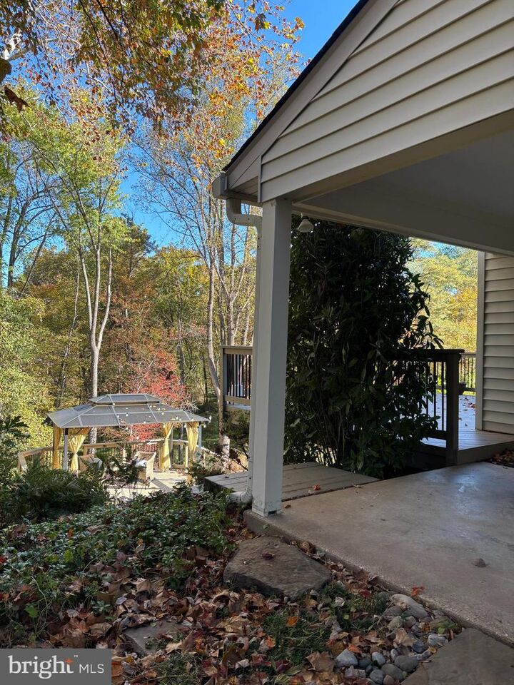 Property Photo:  9830 Meadow Valley Drive  VA 22181 