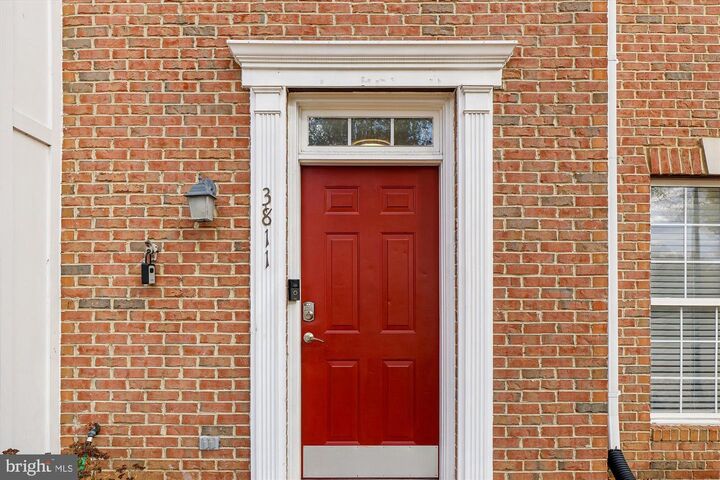 Property Photo:  3811 Eisenhower Avenue  VA 22304 