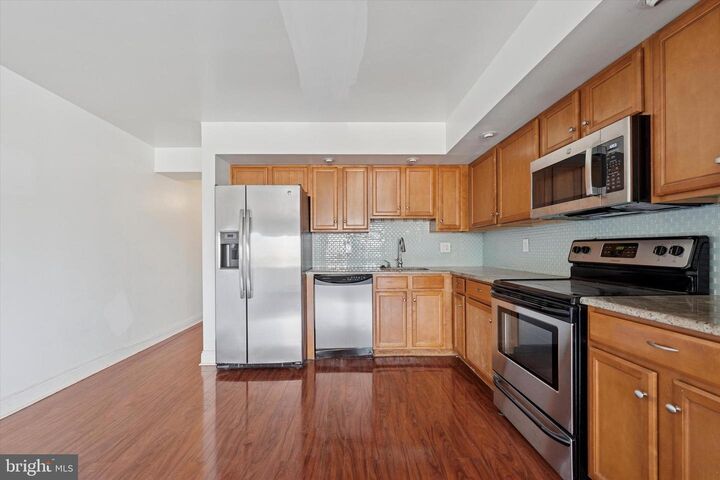 Property Photo: 200 Lombard Street 10 607 PA 19147