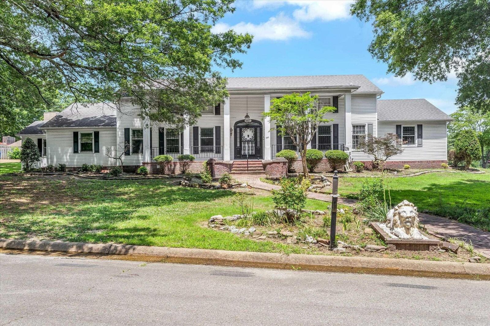 Property Photo:  900 Melton Drive  AR 72401 