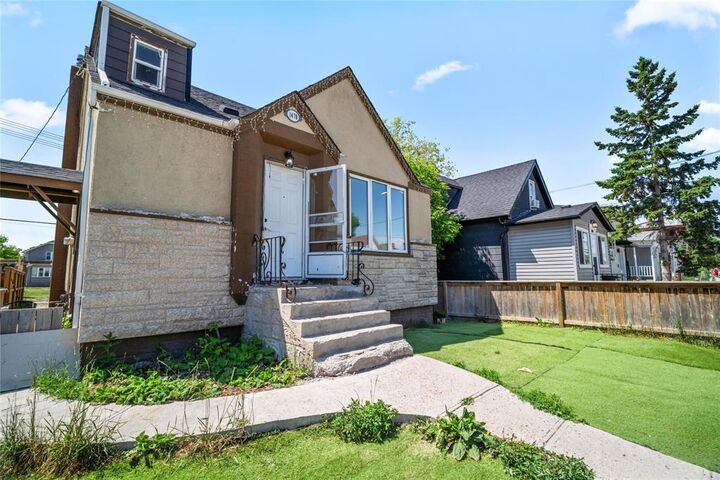 Property Photo: 1478 Alexander Avenue MB R3E 1L6