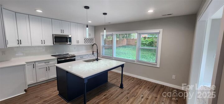 Property Photo: 2000 Tyvola Road NC 28210