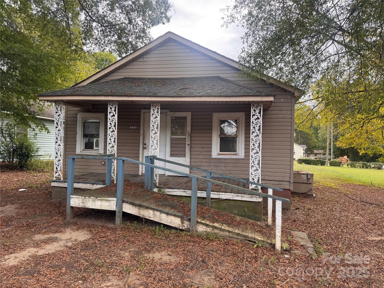Property Photo:  355 Camden Court NW  NC 28027
