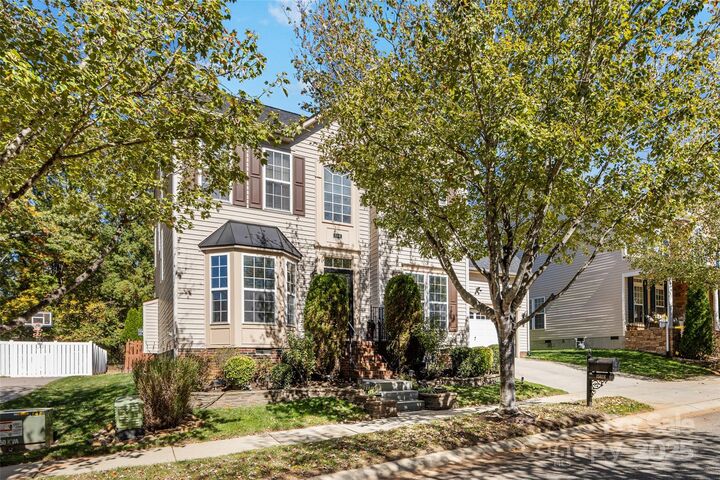 Property Photo: 15618 Troubadour Lane NC 28078