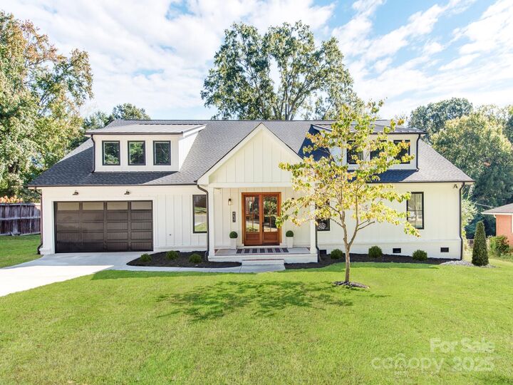 Property Photo: 4637 Emory Lane NC 28211
