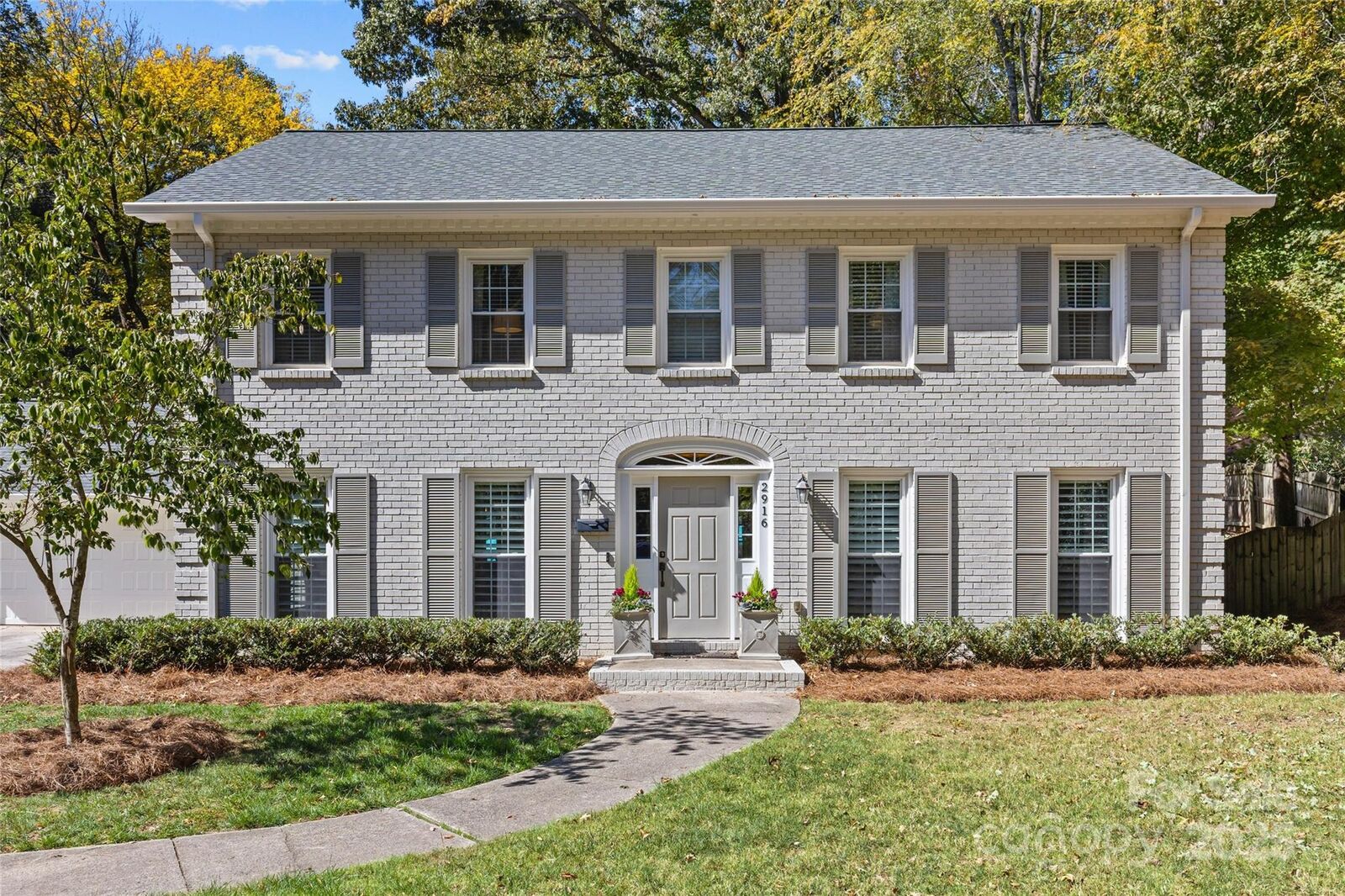 Property Photo:  2916 Rustic Lane  NC 28210 