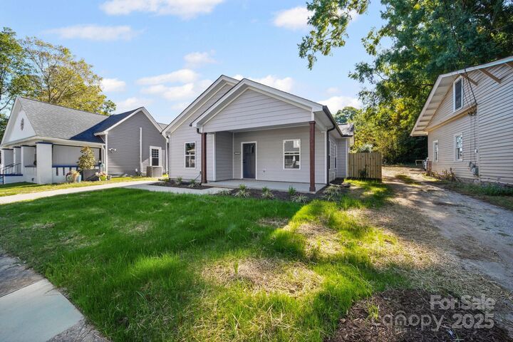 Property Photo: 719 S Jackson Street NC 28144