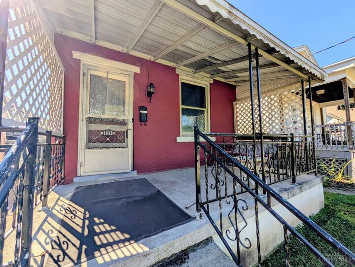 Property Photo: 1813 Ridgeway Avenue OH 45212