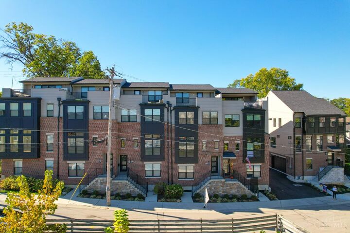 2905 Romana Place  Cincinnati OH 45209 photo