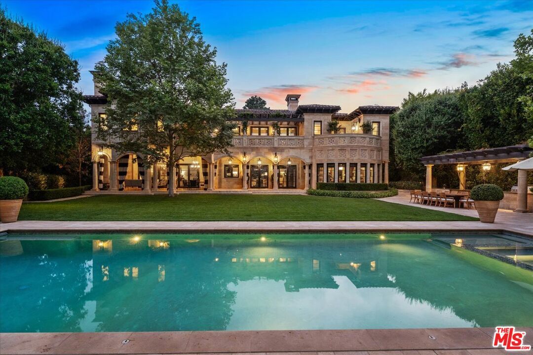 Property Photo: 804 N Elm Dr CA 90210
