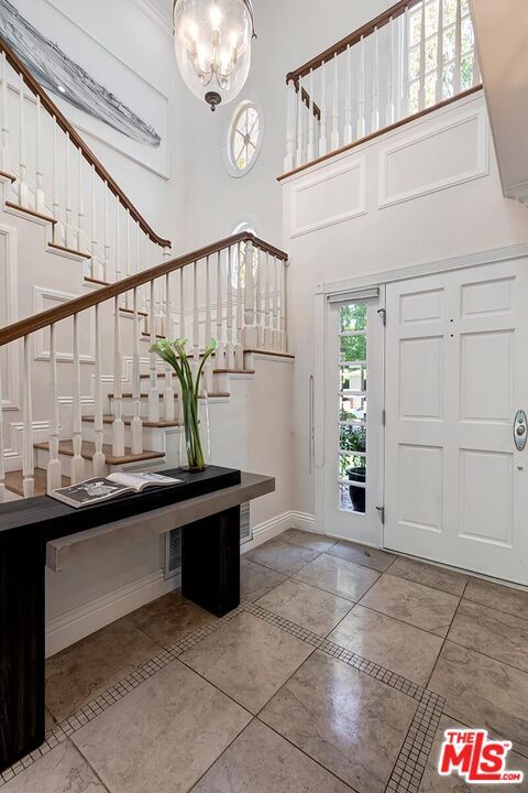 Property Photo:  547 Loring Ave  CA 90024 