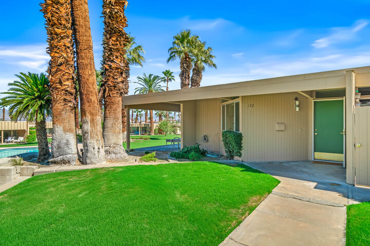 Property Photo: 172 Sandpiper Street CA 92260