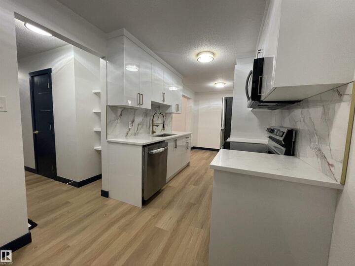 Property Photo:  2D Twin Terrace NW  AB T6K 1V4 