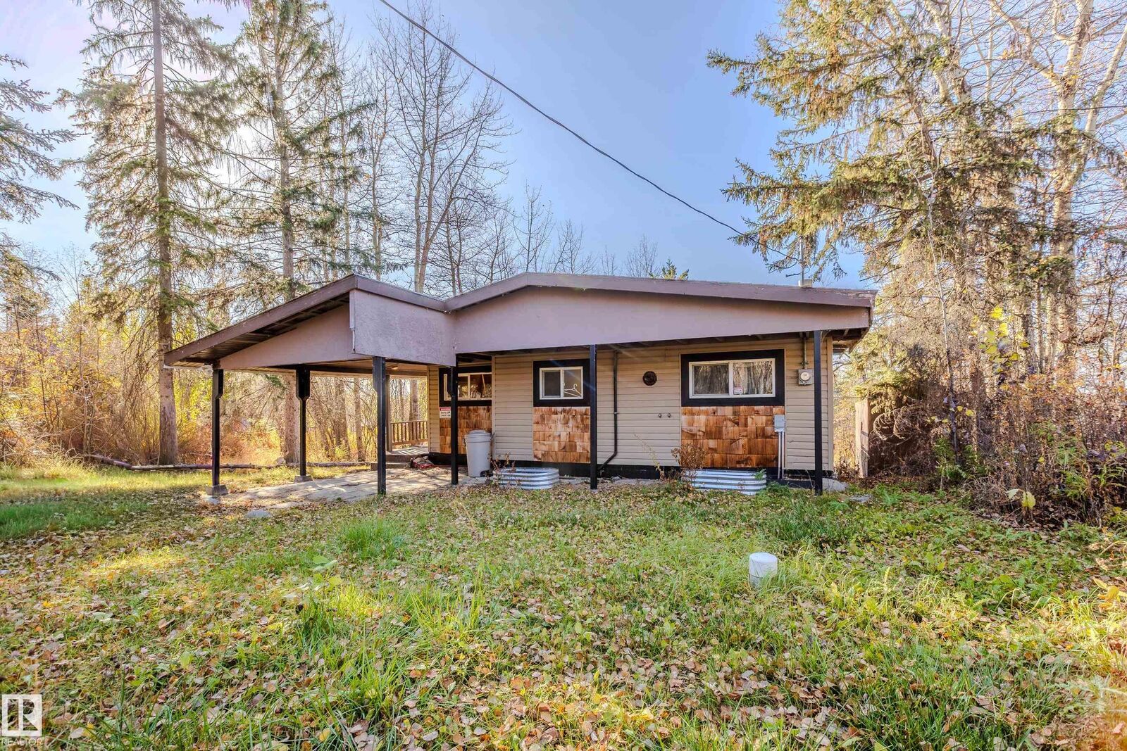 Property Photo: 161 Lakeshore Drive AB T0E 1V0