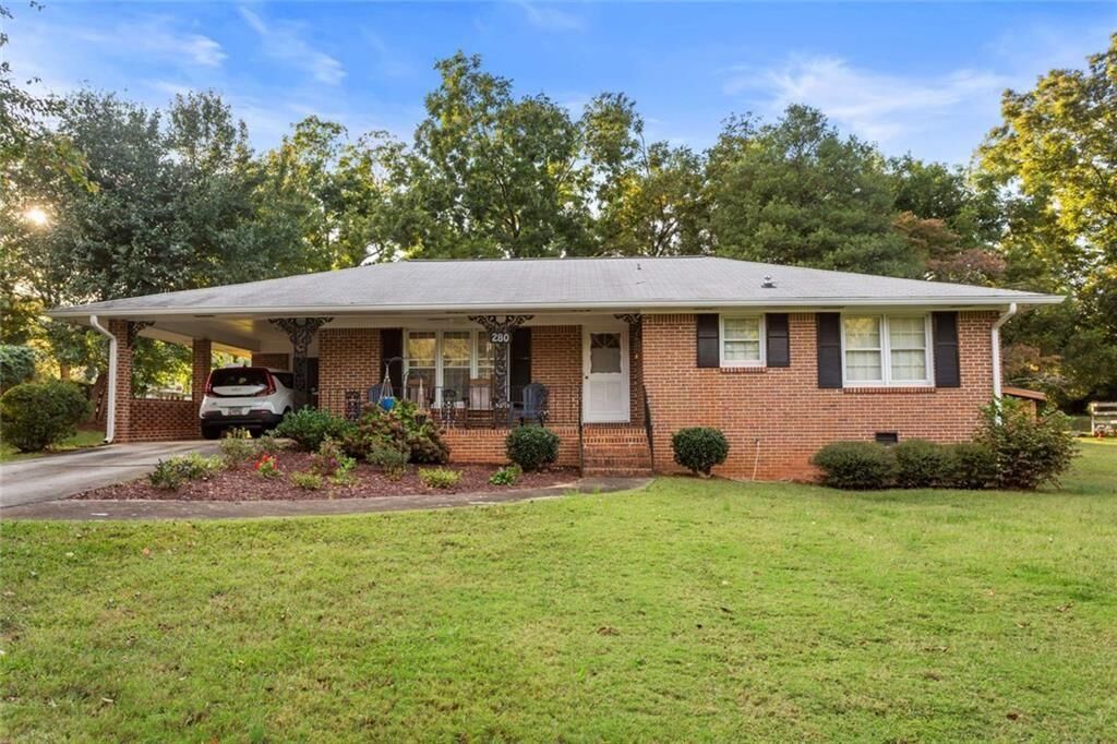 Property Photo:  280 Oxford Road  GA 30040 