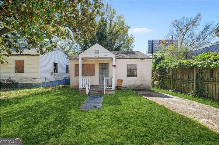 Property Photo:  127 Buchanan Lane SE  GA 30315