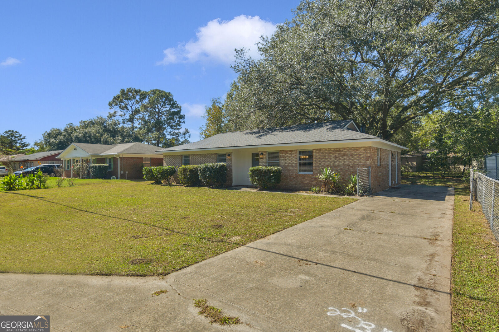 Property Photo:  927 Charles C Frasier Boulevard  GA 31313