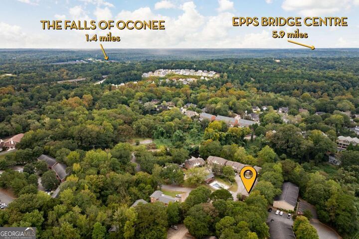 Property Photo:  185 Eaglewood Way  GA 30606