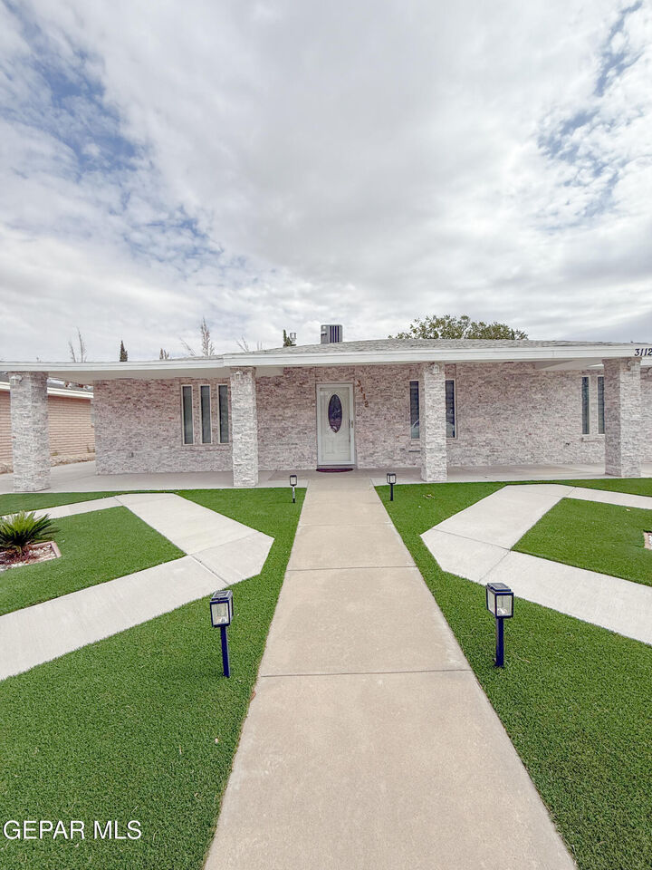 Property Photo: 3112 Eads Place TX 79935