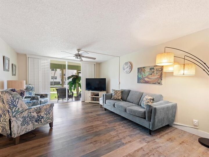 311 S Hollybrook Dr 104  Pembroke Pines FL 33025 photo