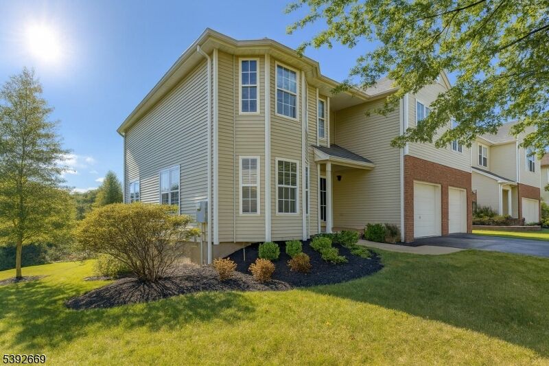 Property Photo: 16 Shackamaxon Ter NJ 08801