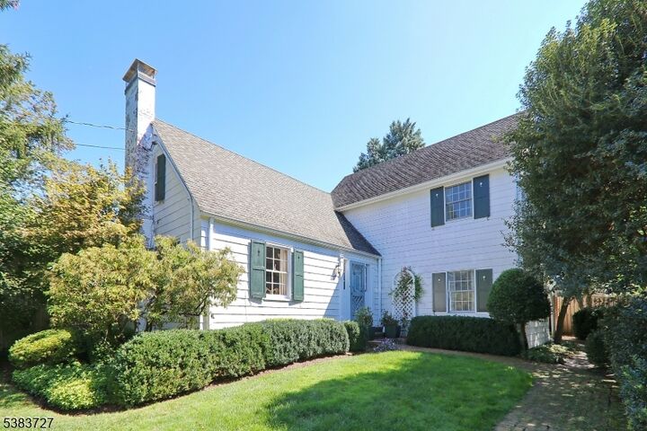 Property Photo: 4 Normandie Pl NJ 07016