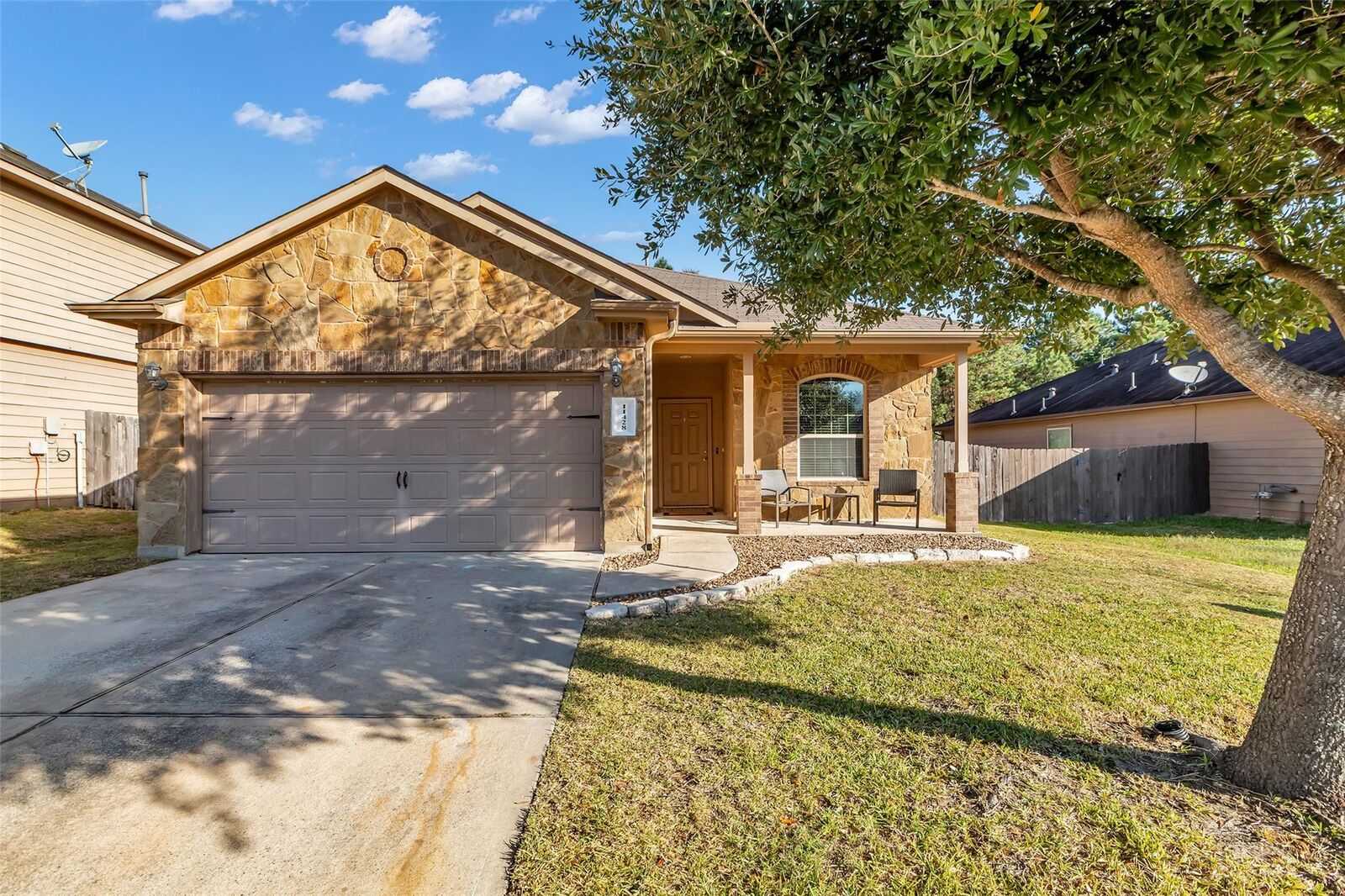 Property Photo:  11428 W Woodmark  TX 77304